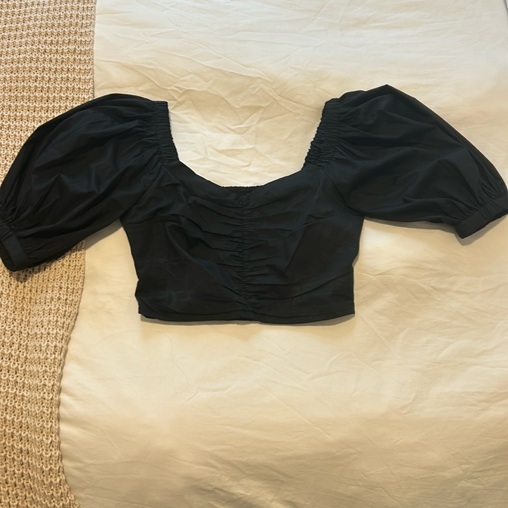 Abercrombie cropped puff sleeve top
